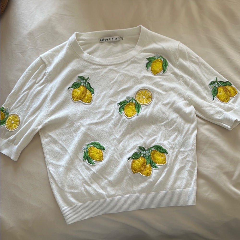 Alice + Olivia White Top with Lemon